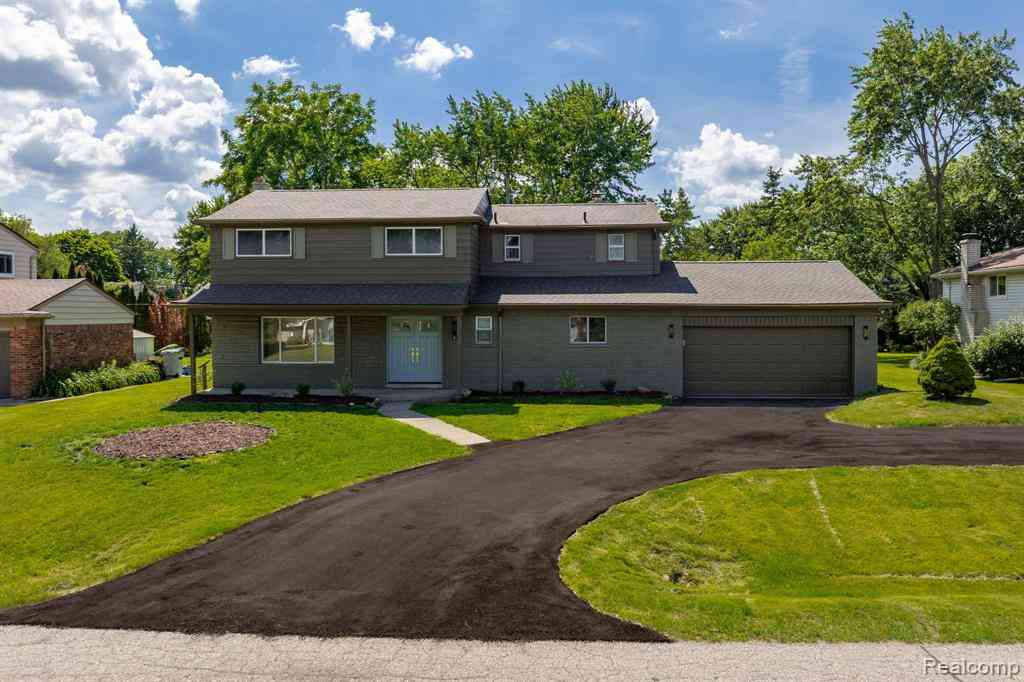 Homes For Sale - 6780 Lee Crest Drive <br/> West Bloomfield, MI 48322