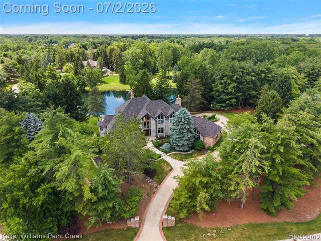 Homes For Sale - 6263 Canter Creek Trail <br/> Grand Blanc, MI 48439