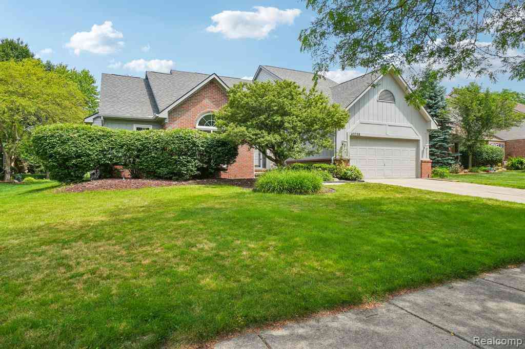 Homes For Sale - 42738 Wimbleton Way <br/> Novi, MI 48377