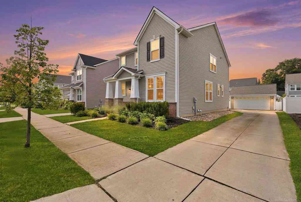 Homes For Sale - 420 College Street <br/> Ferndale, MI 48220