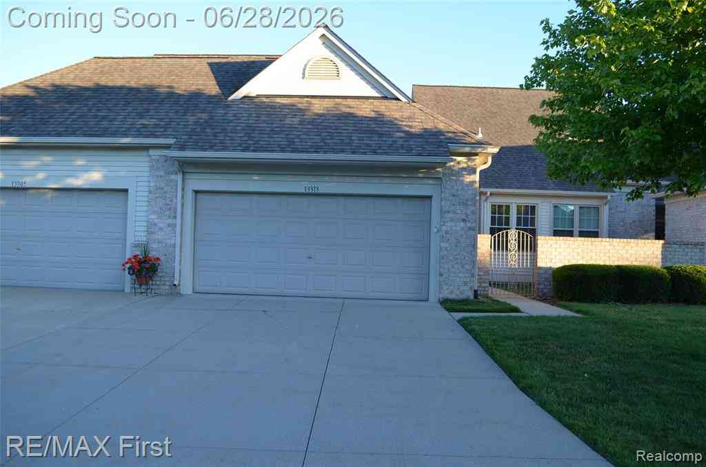 Condo For Rent - 13313 Wyndemere Circle <br/> Sterling Heights, MI 48313
