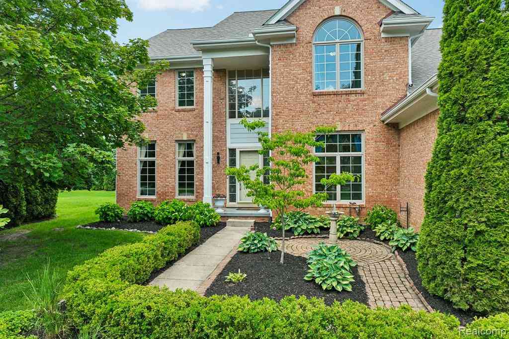 Homes For Sale - 45896 Lathum Drive <br/> Oakland County, Novi, MI 48374
