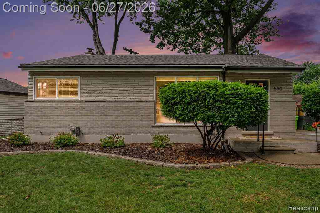Homes For Sale - 590 Hecht Drive <br/> Madison Heights, MI 48071