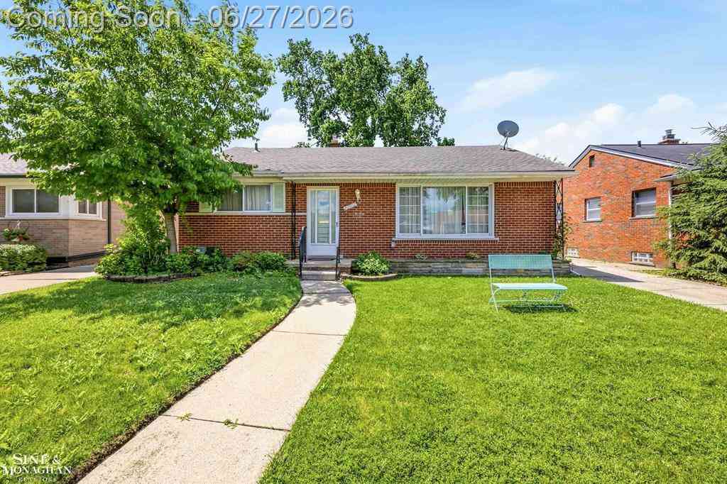 Homes For Sale - 22972 Clairwood Street <br/> Saint Clair Shores, MI 48080