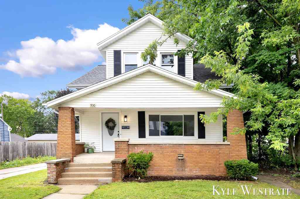 Homes For Sale - 930 Powers Avenue Nw NW<br/> Grand Rapids, MI 49504