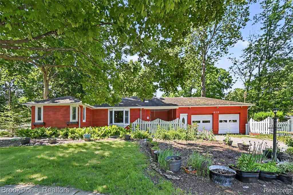 Homes For Sale - 416 E Maple Street <br/> Ingham County, Mason, MI 48854
