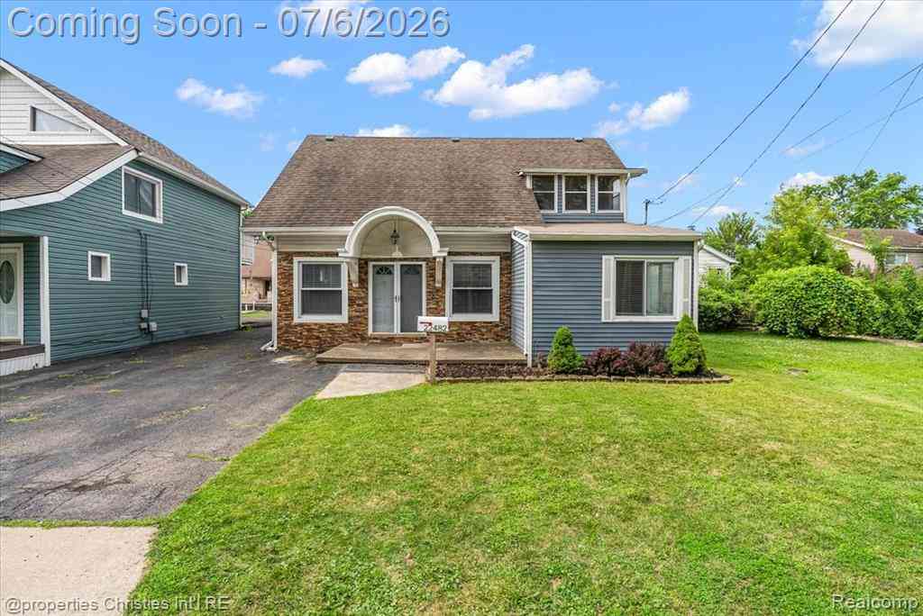 Homes For Sale - 22482 Beach Street <br/> Macomb County, Saint Clair Shores, MI 48081