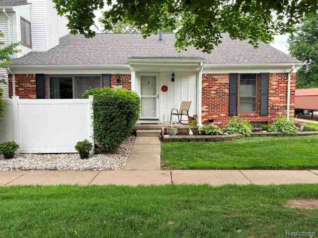 Condo For Sale - 38726 Golfview Drive E E #23<br/> Macomb County, Clinton Township, MI 48038