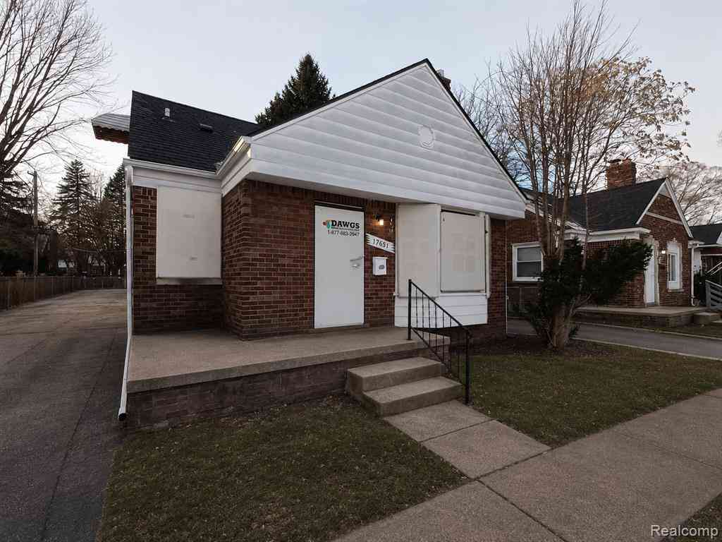 Homes For Sale - 17851 Strasburg Street <br/> Wayne County, Detroit, MI 48205