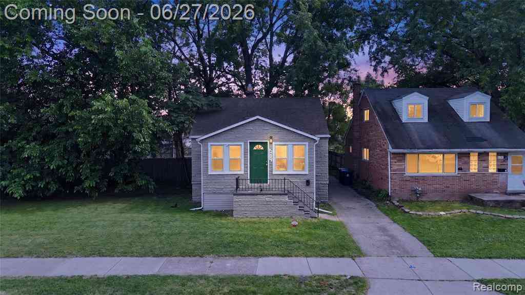 Homes For Sale - 8512 Fisher Avenue <br/> Macomb County, Warren, MI 48089