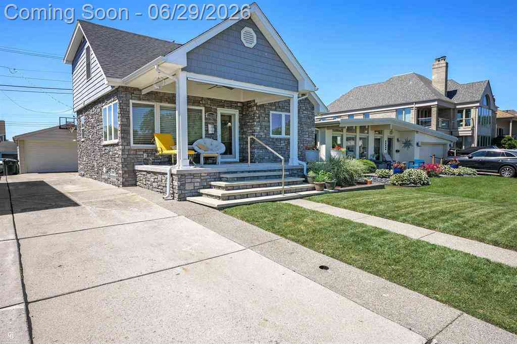 Homes For Sale - 22640 Wildwood Street <br/> Saint Clair Shores, MI 48081