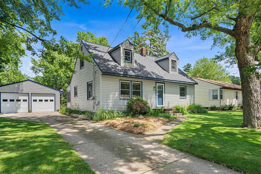 Homes For Sale - 927 Diane Street Se SE<br/> Kentwood, MI 49508