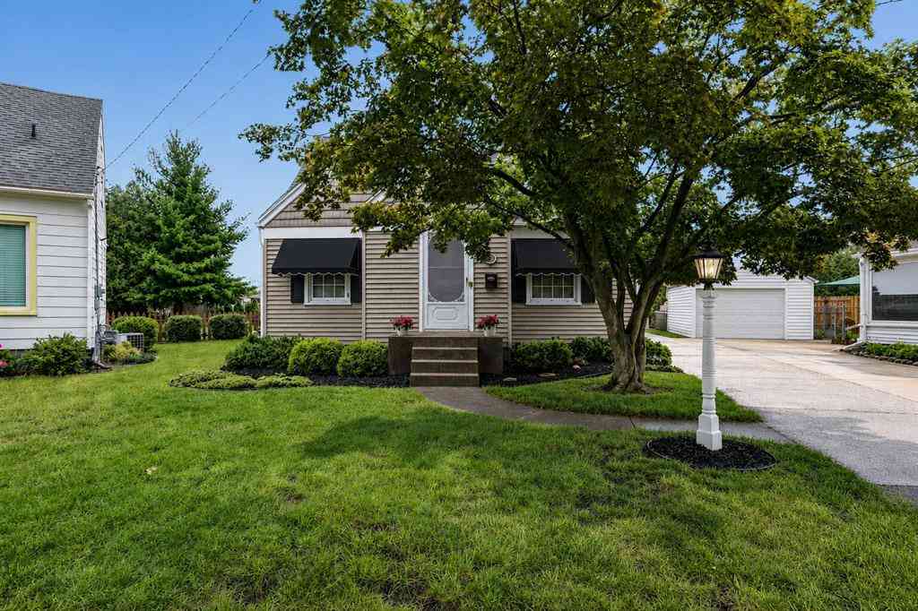 Homes For Sale - 1139 Kelsey Street Ne NE<br/> Grand Rapids, MI 49505