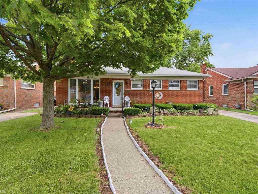 Homes For Sale - 17101 Sprenger Avenue <br/> Eastpointe, MI 48021