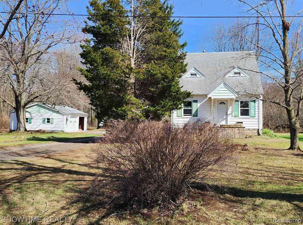Homes For Sale - 2970 Range Road <br/> Saint Clair County, Port Huron, MI 48060