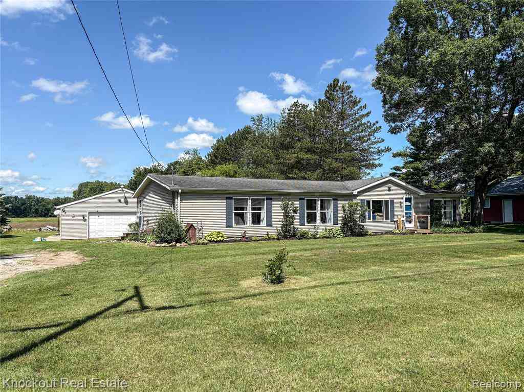 Homes For Sale - 7760 Bell Road <br/> Birch Run, MI 48415