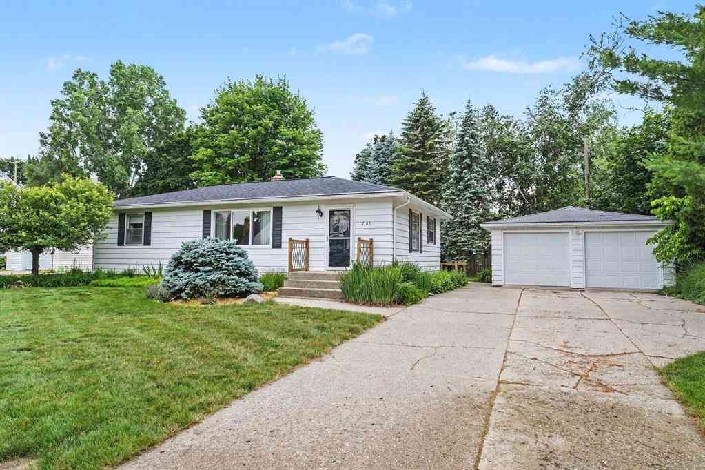 Homes For Sale - 2162 Finsbury Lane Nw NW<br/> Grand Rapids, MI 49504