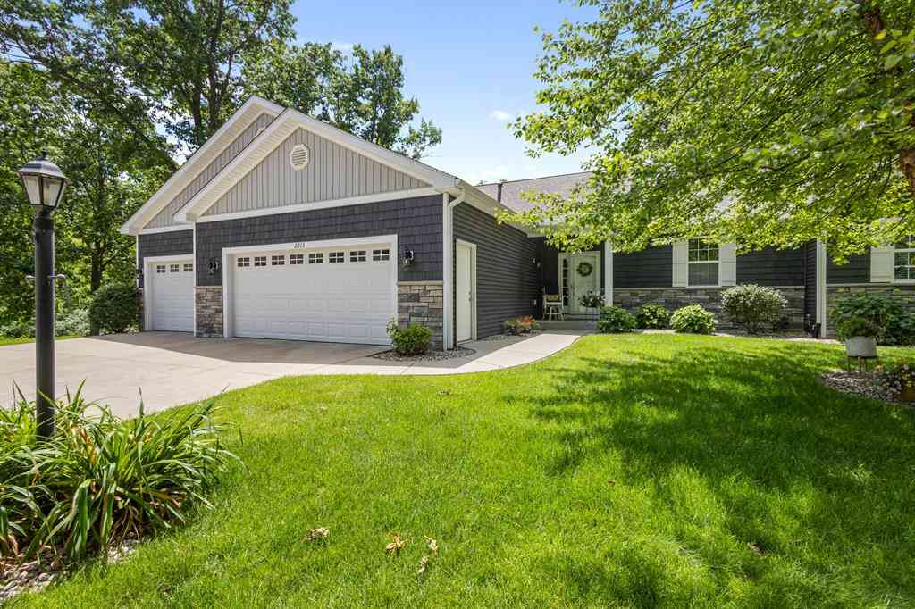 Condo For Sale - 2213 Hunters Pond  <br/> Kalamazoo, MI 49048