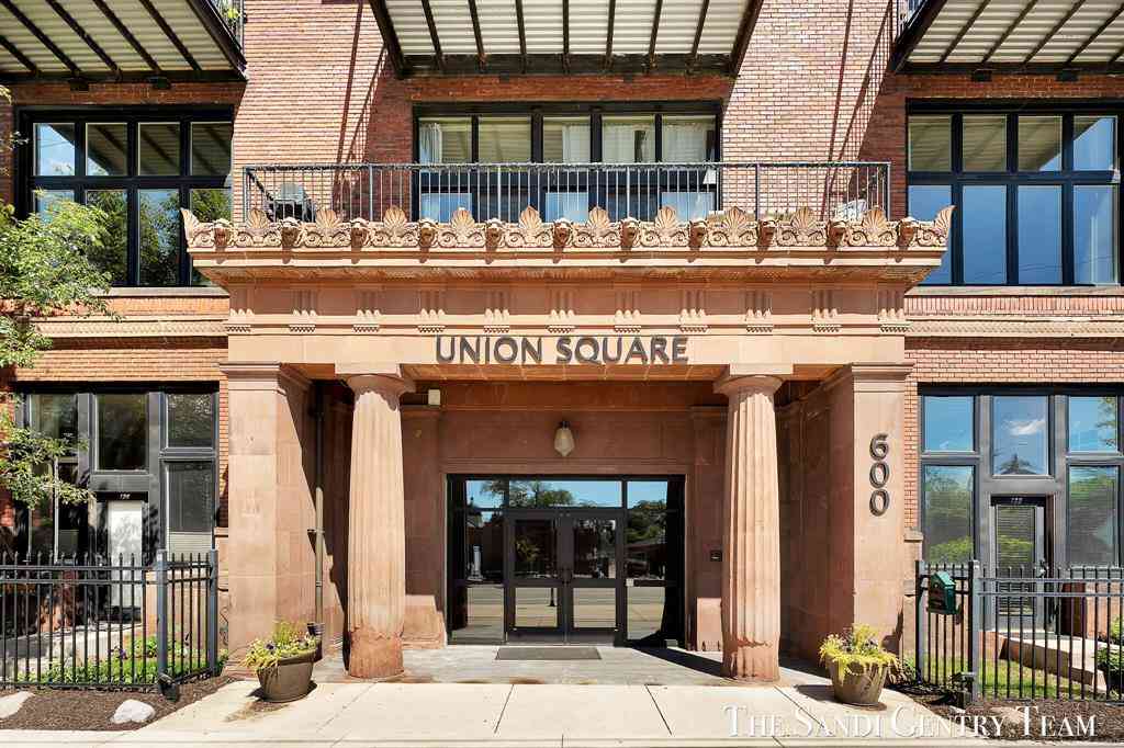 Condo For Sale - 600 Broadway Avenue Nw NW #613<br/> Grand Rapids, MI 49504