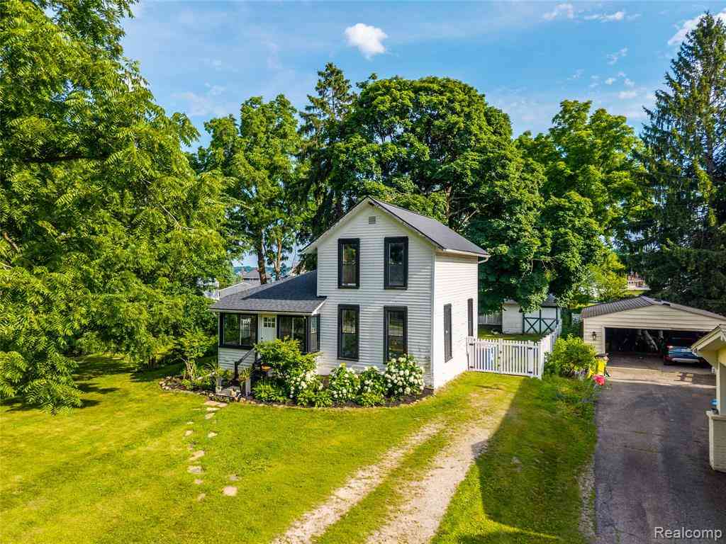 Homes For Sale - 273 W Walled Lake Drive <br/> Oakland County, Walled Lake, MI 48390
