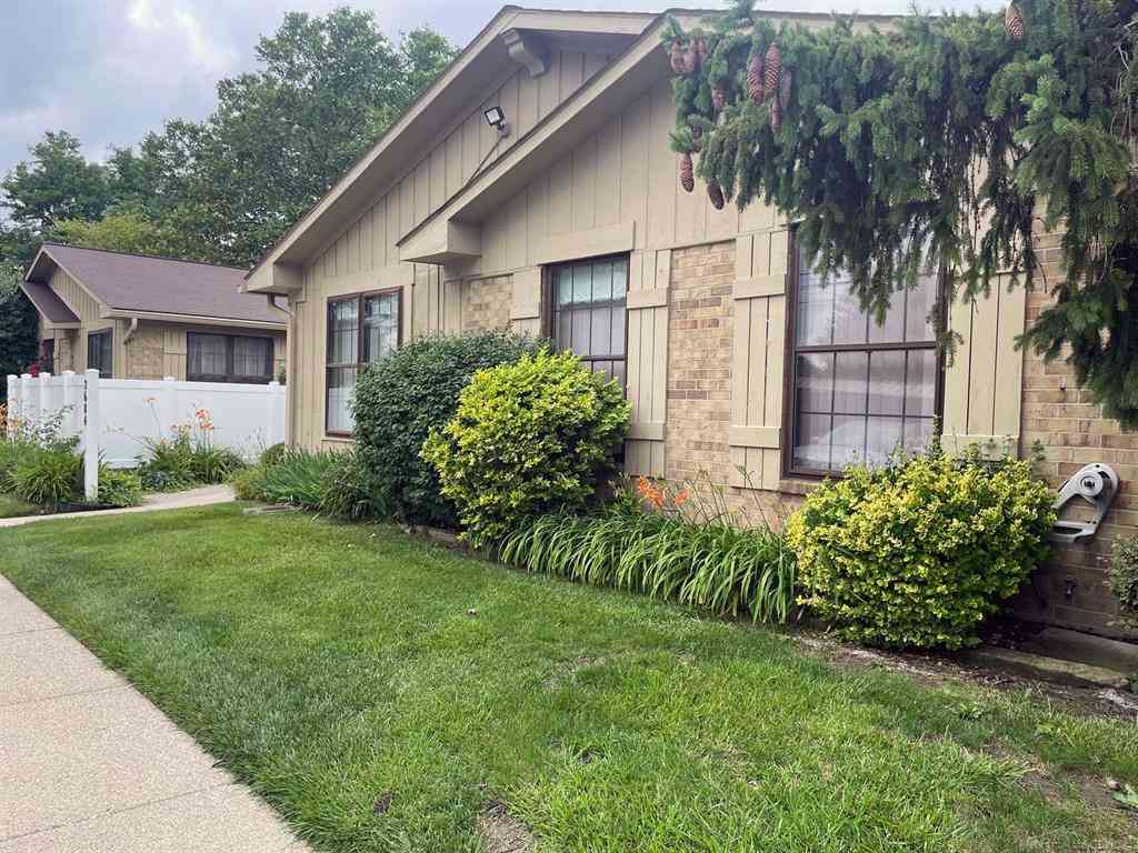 Condo For Sale - 2684 Roundtree Drive <br/> Troy, MI 48083