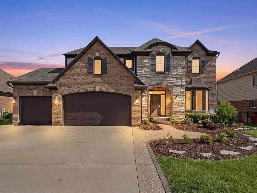 Homes For Sale - 21917 Bellewood Drive <br/> Macomb County, Macomb, MI 48044