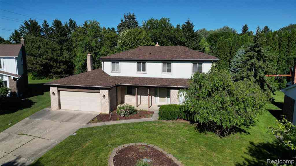 Homes For Sale - 16966 White Haven Drive <br/> Wayne County, Northville, MI 48168