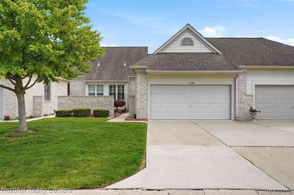 Condo For Sale - 13500 Wyndemere Circle <br/> Sterling Heights, MI 48313