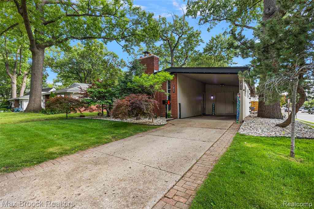 Homes For Sale - 1411 W Farnum Avenue <br/> Royal Oak, MI 48067