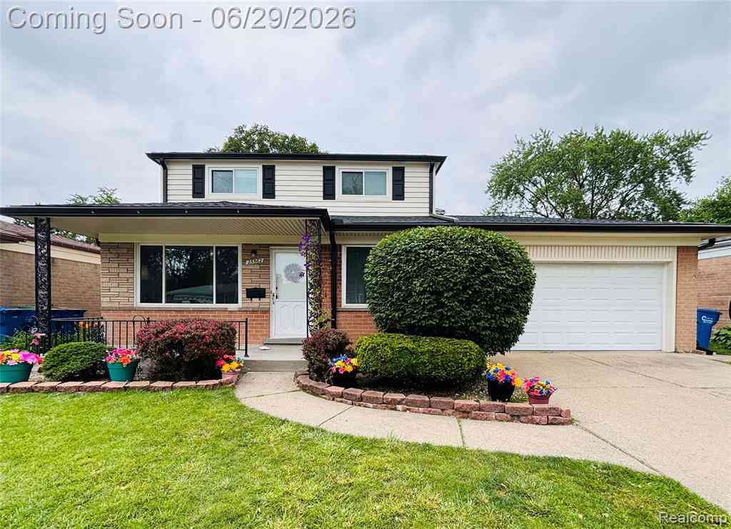 Homes For Sale - 25562 Masch Avenue <br/> Macomb County, Warren, MI 48091