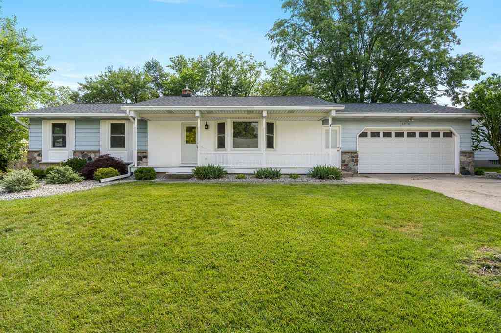 Homes For Sale - 6914 Brooklyn Avenue Se SE<br/> Grand Rapids, MI 49508