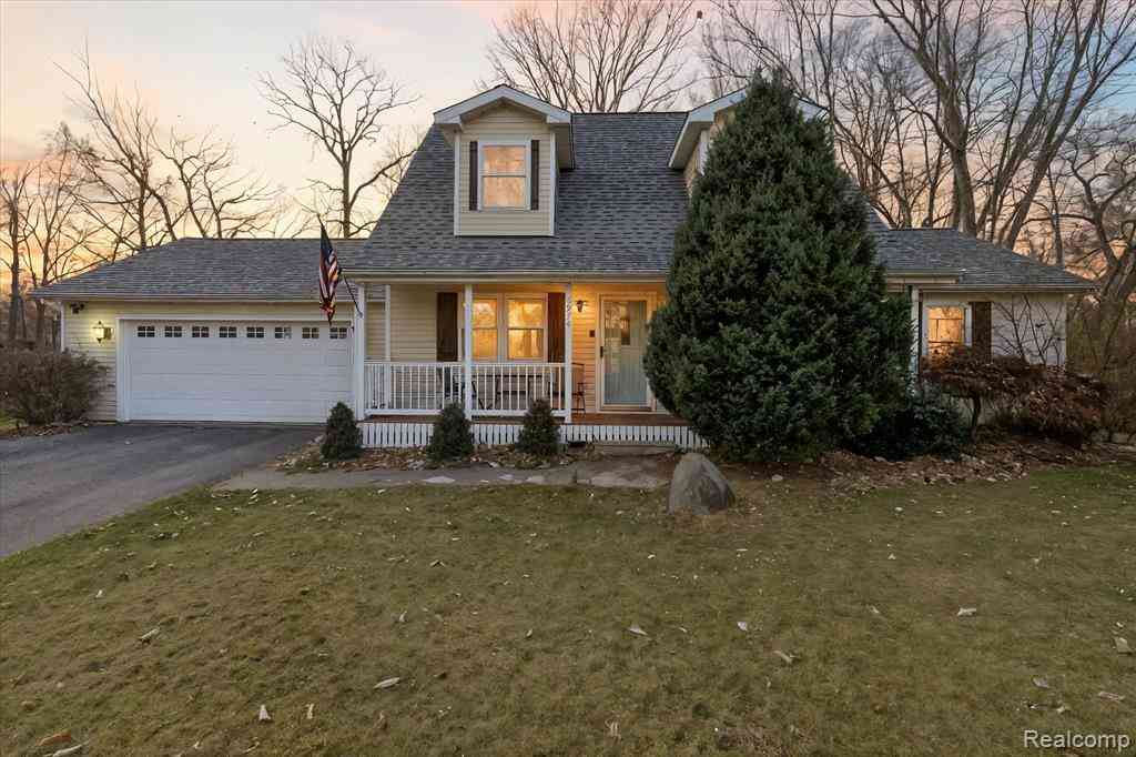 Homes For Sale - 6974 Surrey Lane <br/> Jackson, MI 49201