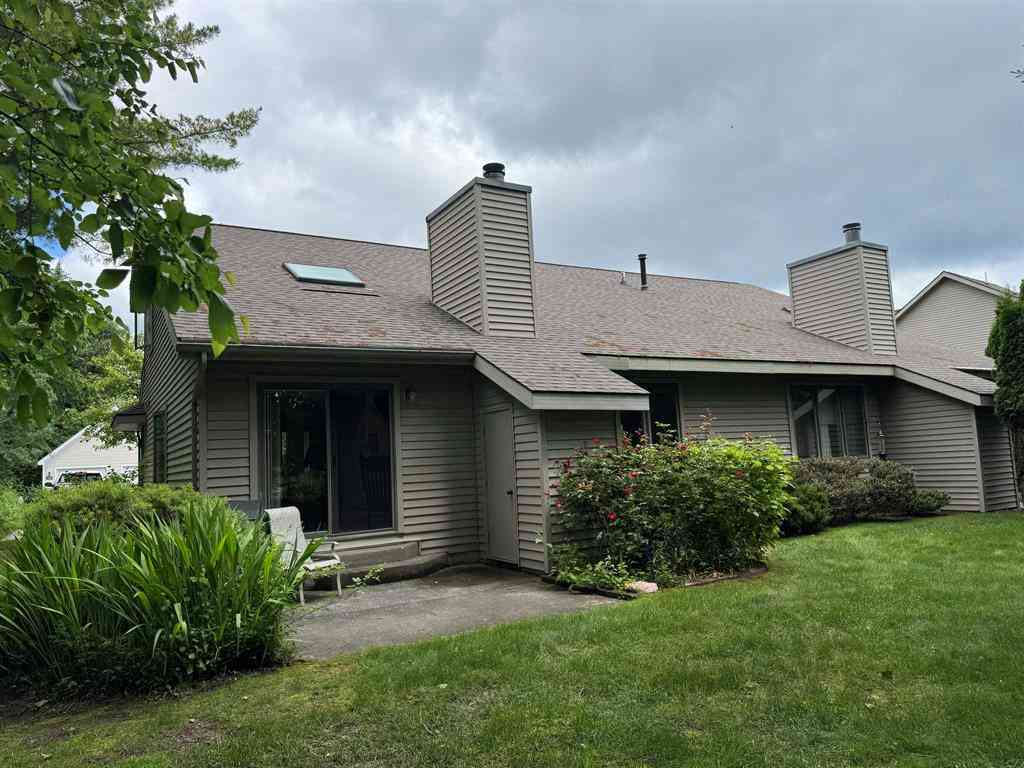 Condo For Sale - 723 N Apple Tree Drive <br/> Leelanau County, Suttons Bay, MI 49682