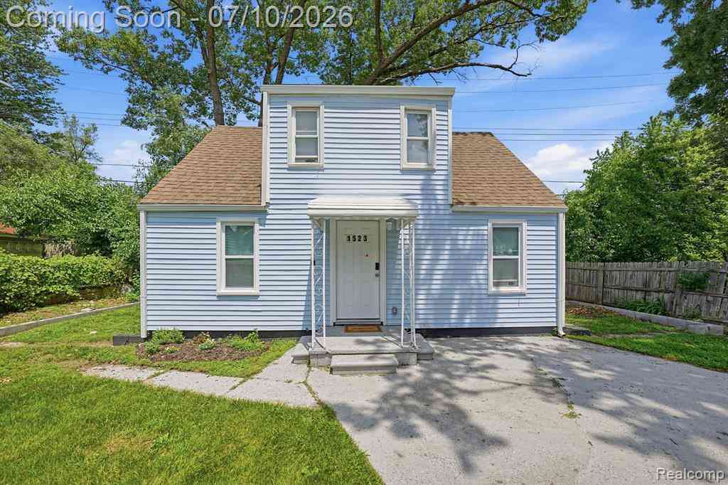 Homes For Sale - 1523 E Madge Avenue <br/> Oakland County, Hazel Park, MI 48030