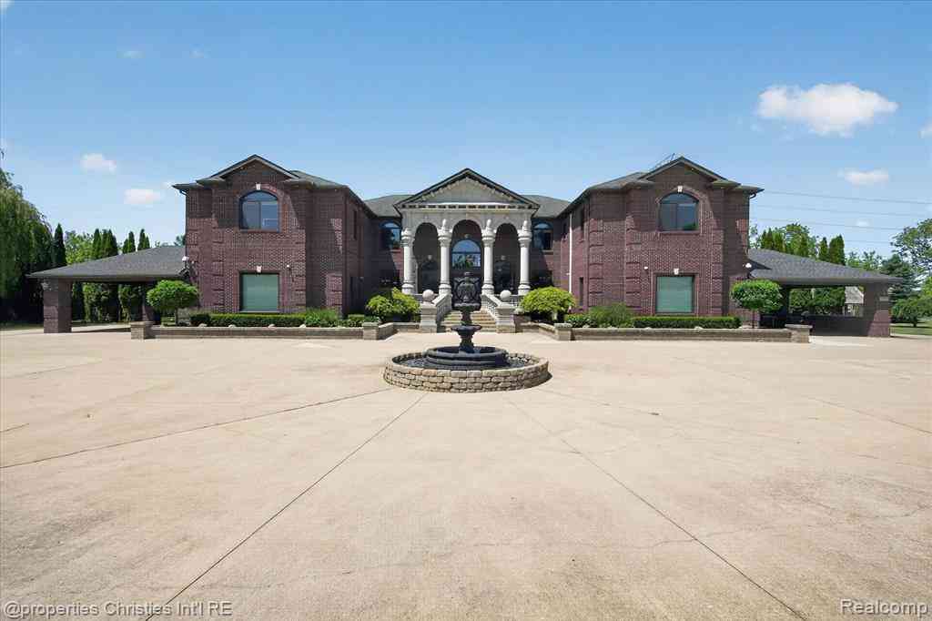Homes For Sale - 6223 Valleyfield Drive <br/> Washtenaw County, Plymouth, MI 48170