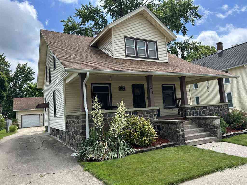 Homes For Sale - 302 N Mackinaw Street <br/> Shiawassee County, Durand, MI 48429