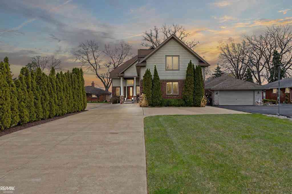 Homes For Sale - 26918 Koerber Street <br/> Saint Clair Shores, MI 48081