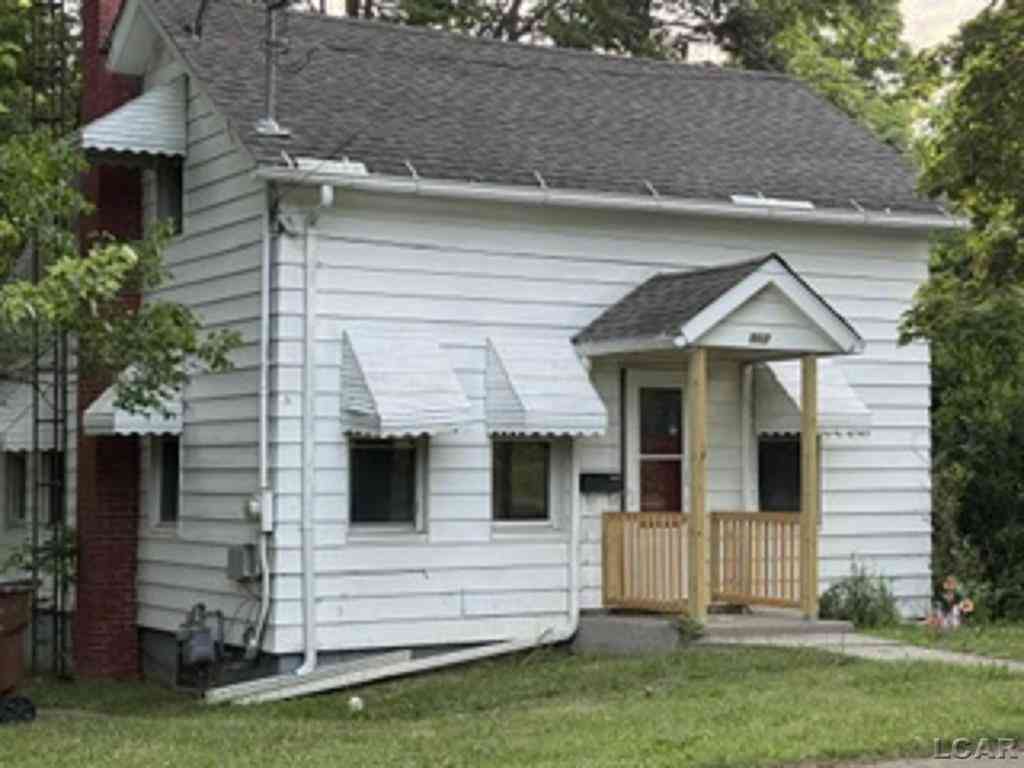Homes For Sale - 907 Bristol Street <br/> Lenawee County, Adrian, MI 49221