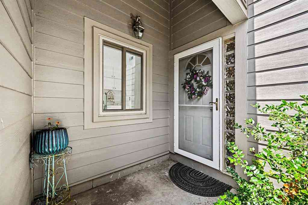Condo For Sale - 620 Peninsula Court <br/> Ann Arbor, MI 48105