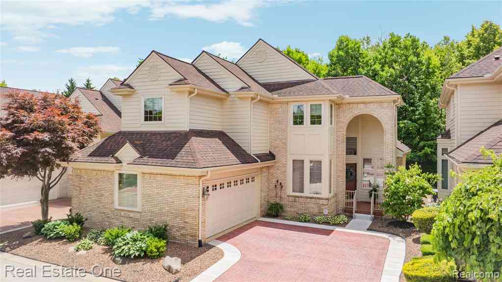 Condo For Sale - 38141 S. Vista Road <br/> Livonia, MI 48152