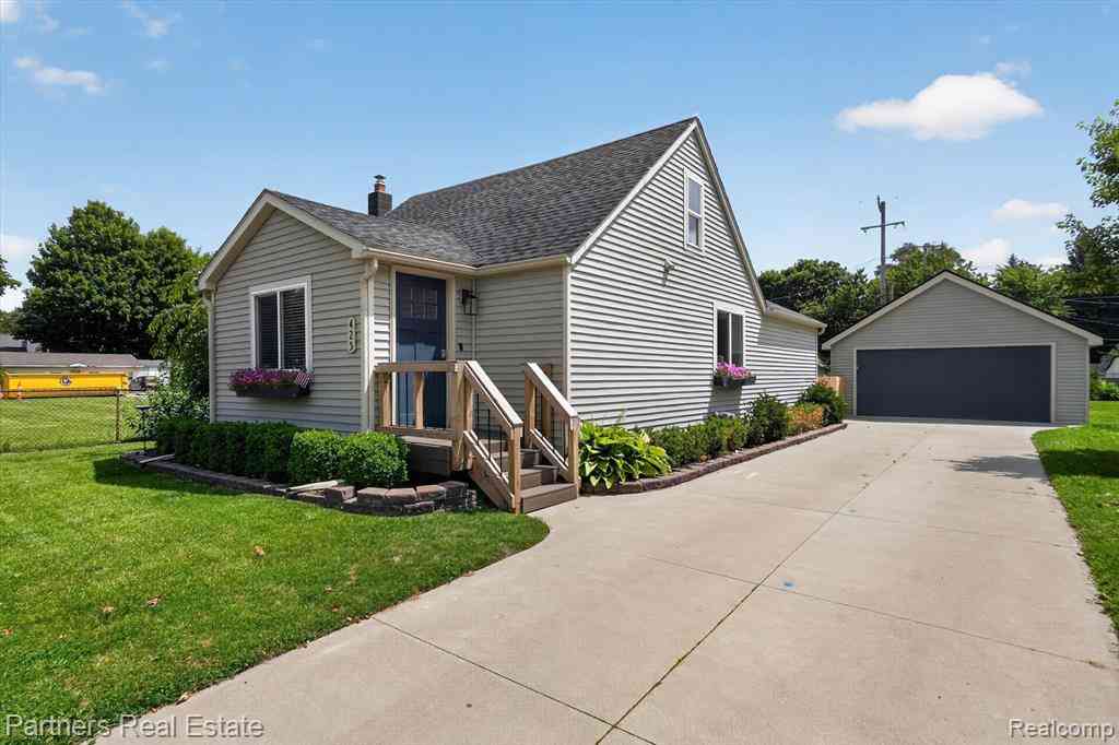 Homes For Sale - 425 S 7th Street <br/> Brighton, MI 48116