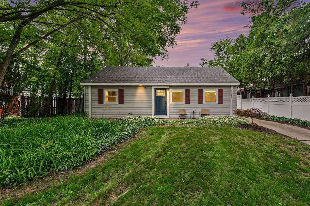 Homes For Sale - 3045 Hall Street Se SE<br/> Grand Rapids, MI 49506