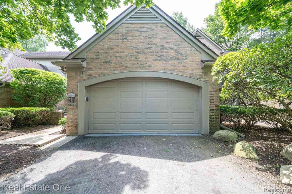 Condo For Rent - 37412 Legends Trail Drive <br/> Oakland County, Farmington, MI 48331