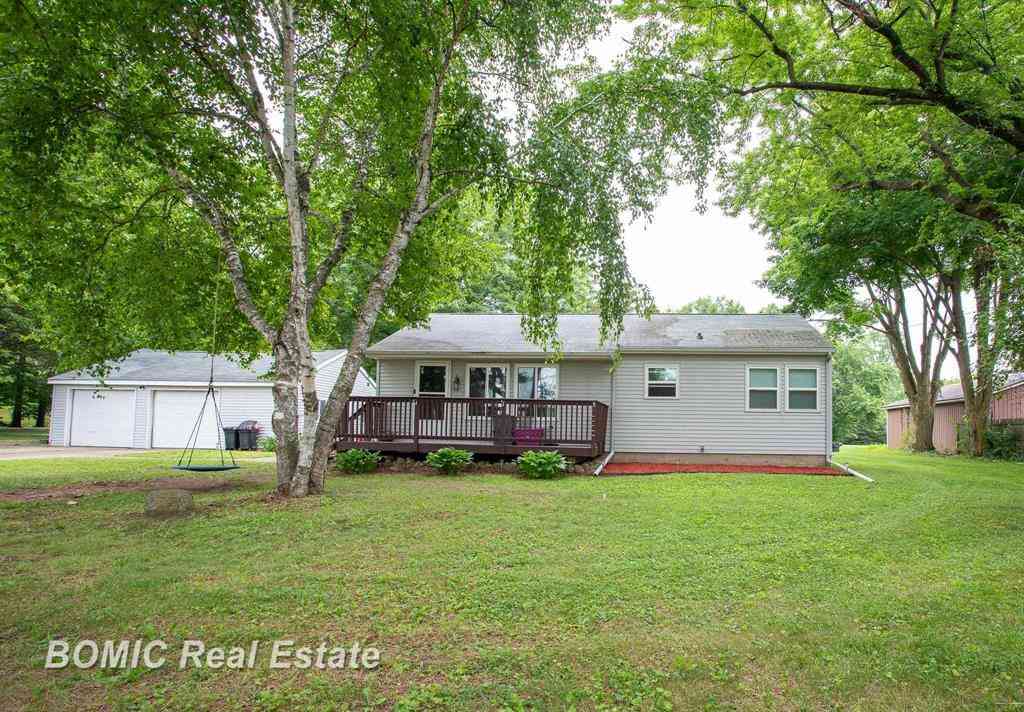 Homes For Sale - 8510 N Genesee Road <br/> Genesee County, Mount Morris, MI 48458