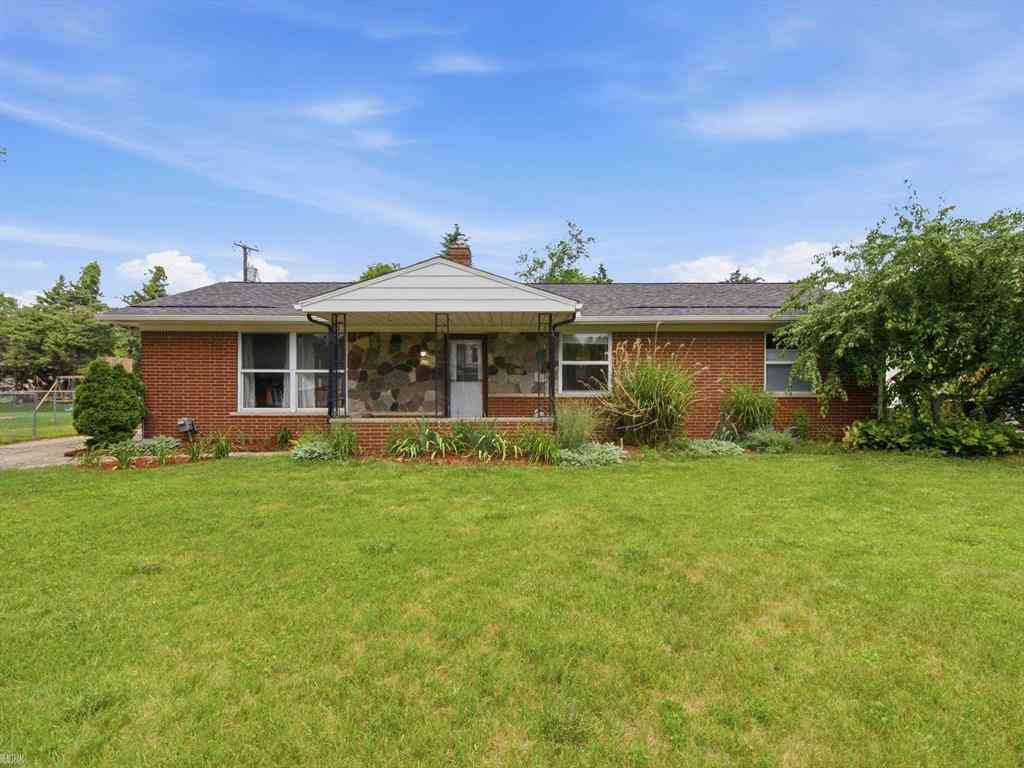 Homes For Sale - 25107 Saint Christopher Street <br/> Macomb County, Harrison Township, MI 48045