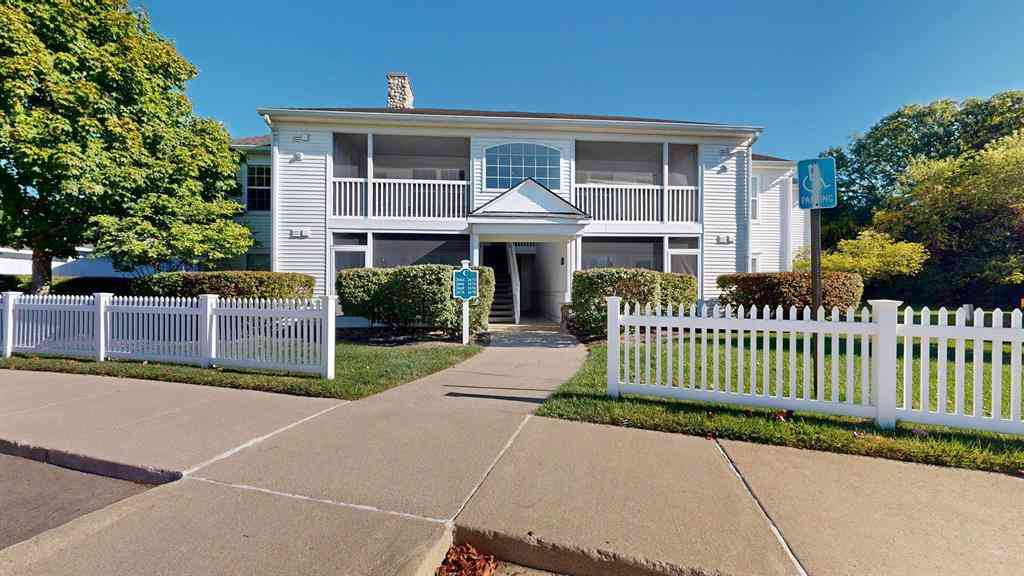 Condo For Sale - 2678 S Knightsbridge Circle <br/> Ann Arbor, MI 48105