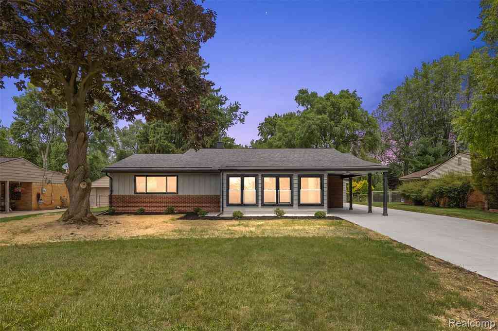 Homes For Sale - 2486 Lafay Drive <br/> West Bloomfield, MI 48324