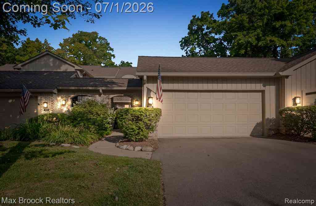 Condo For Rent - 1125 Meadowglen Court <br/> Oakland County, Bloomfield Hills, MI 48304