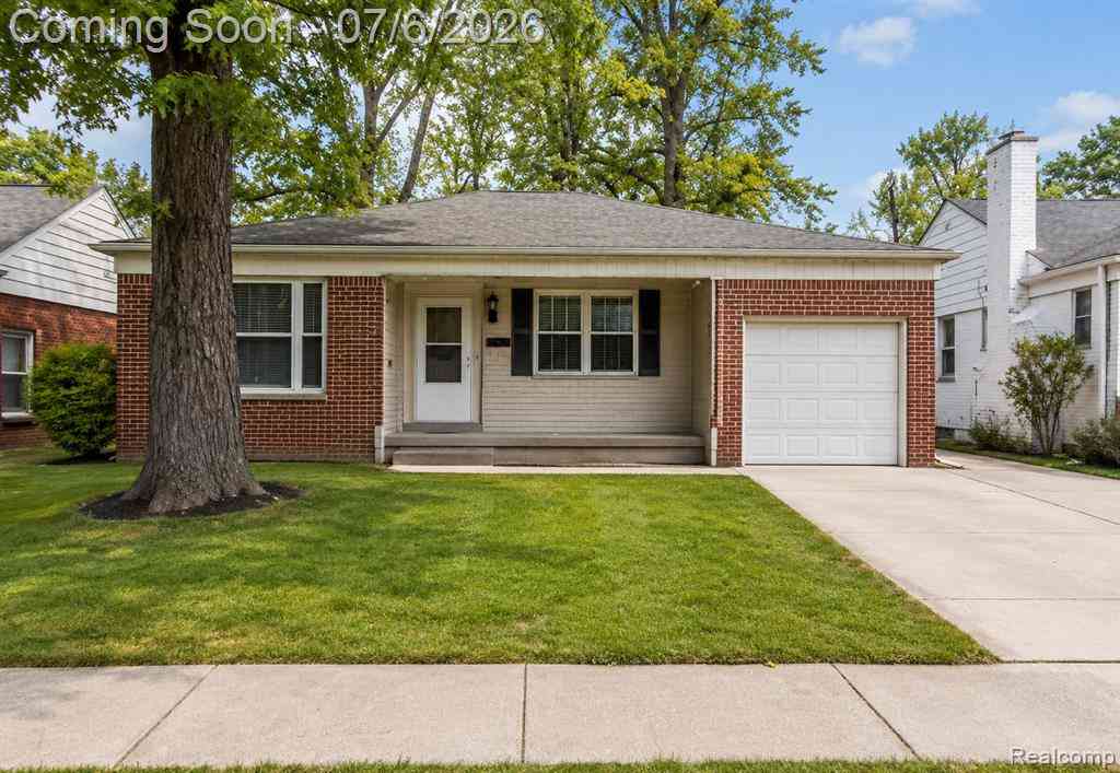 Homes For Sale - 20882 Hawthorne Street <br/> Wayne County, Harper Woods, MI 48225