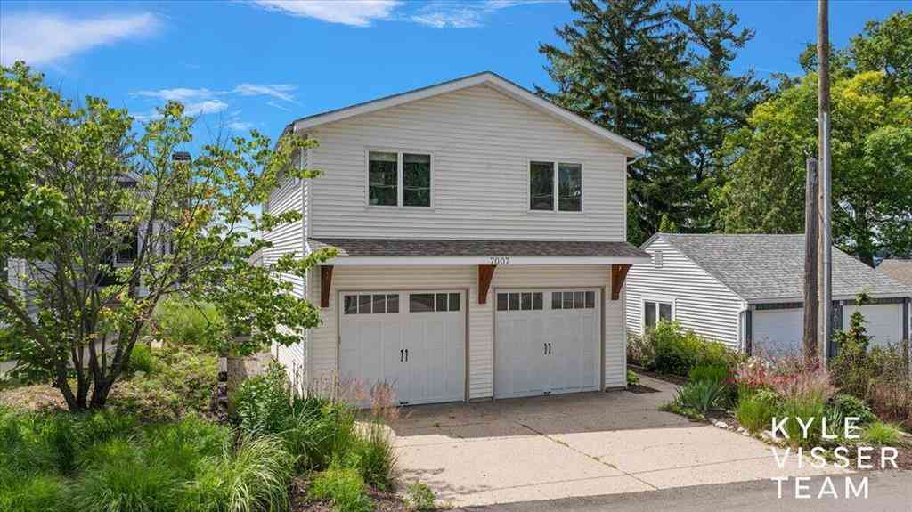 Homes For Sale - 7007 Goldenrod Avenue Ne NE<br/> Rockford, MI 49341